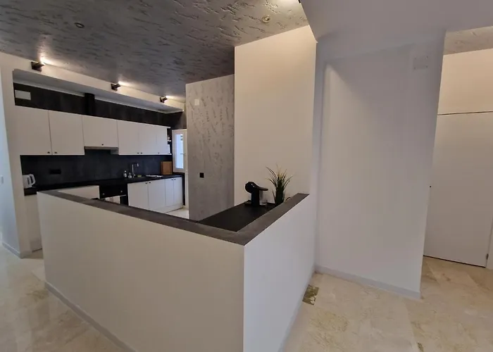 Modern 3 Bedrooms Apartment